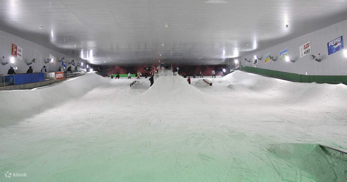Indoor Snowboarding Experience with Equipment Rental at Snova Hashima